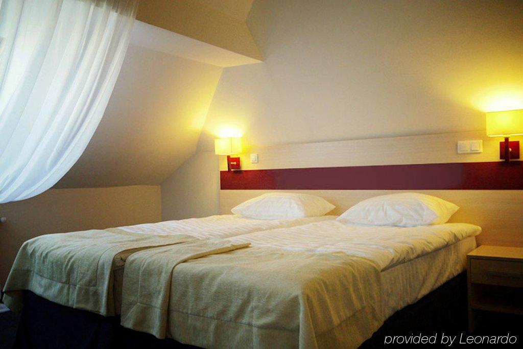 Hotel Optima Pochayiv Pochaiv Habitación foto